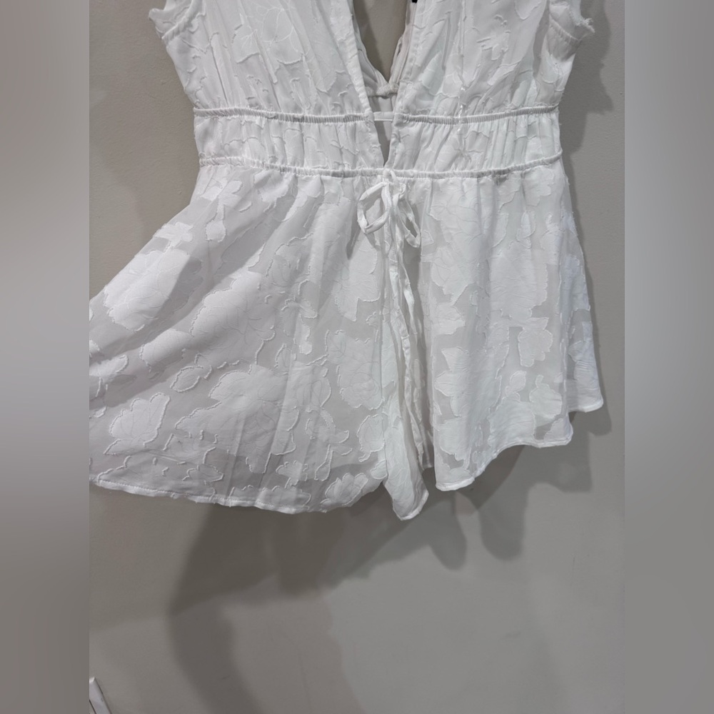 Fourteen Twelve White Textured Tie-Back Mini Dress (Size L) - Picture 4 of 6